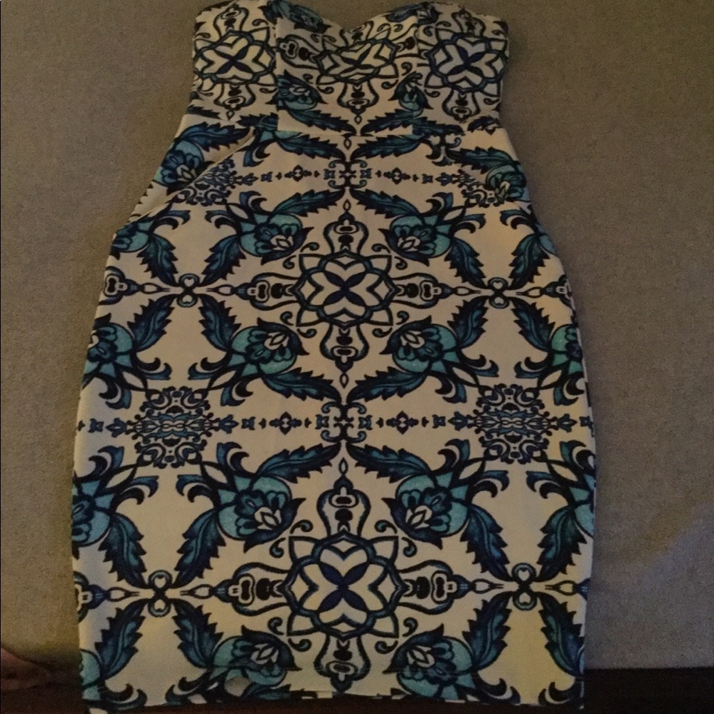 Juniors strapless dress